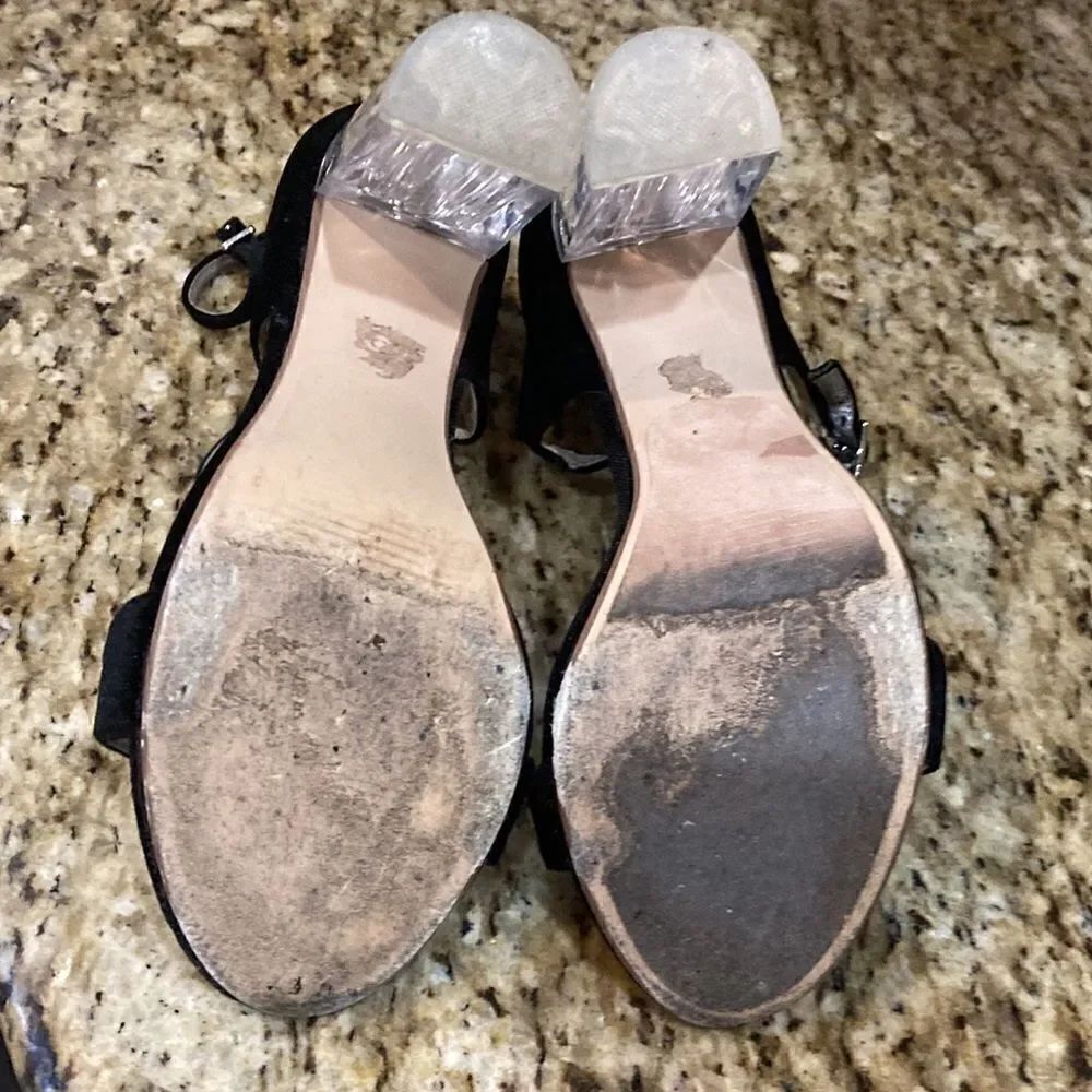 D. Shoes. - Picture 15 of 17